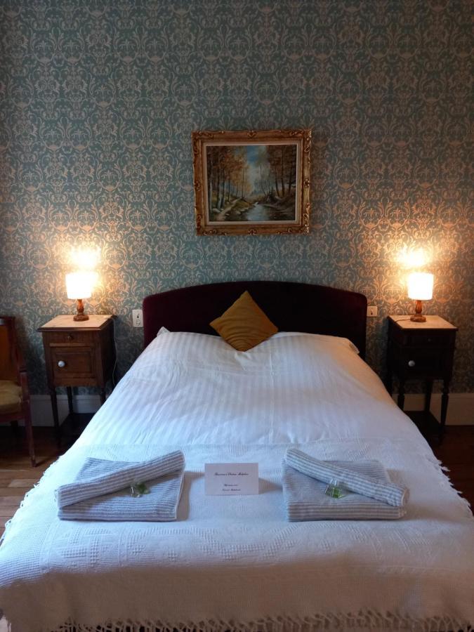 Chateau Maleplane Bed and Breakfast Saint-Léonard-de-Noblat Esterno foto